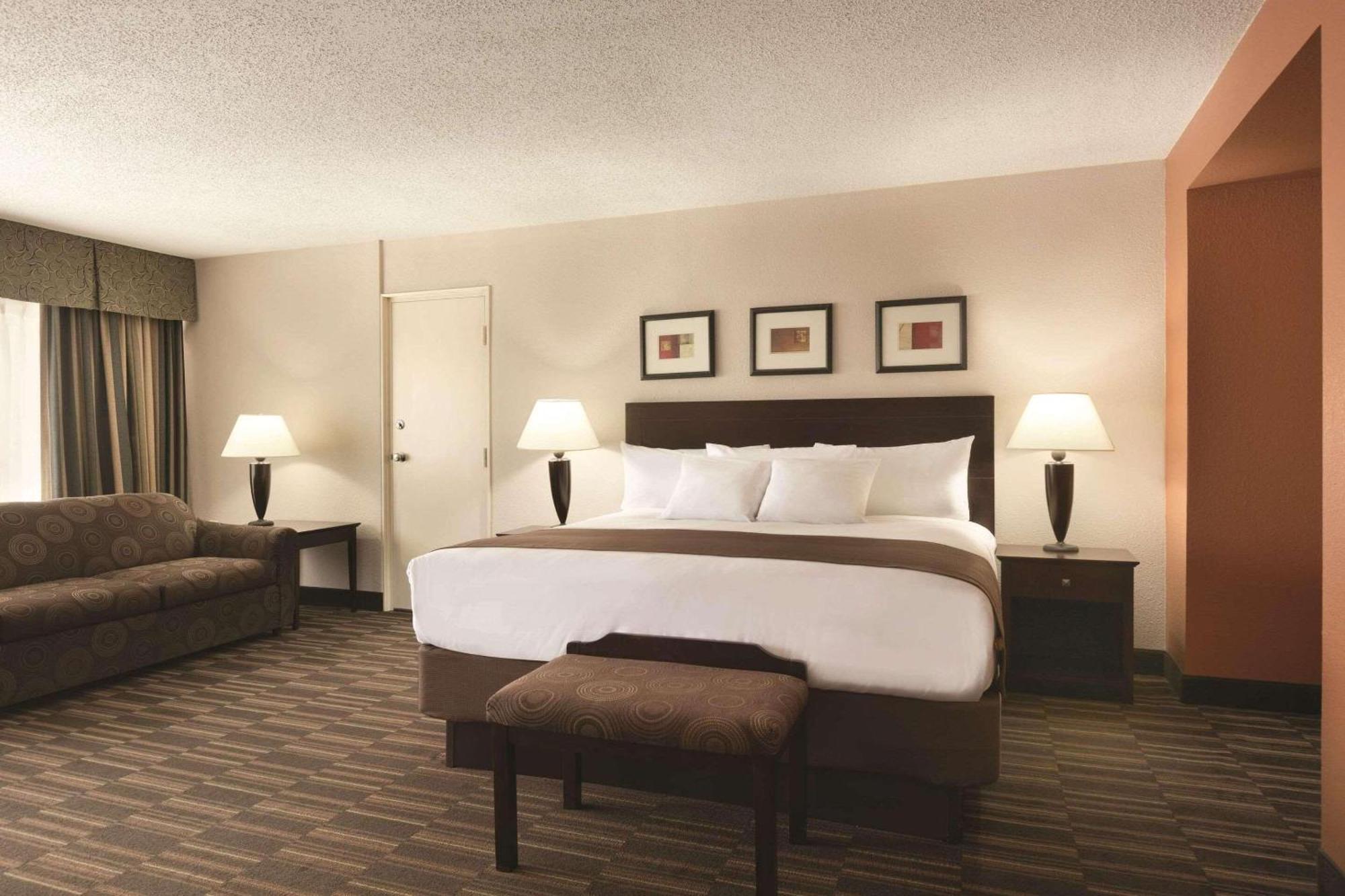 Radisson Hotel Louisville North Jeffersonville Buitenkant foto